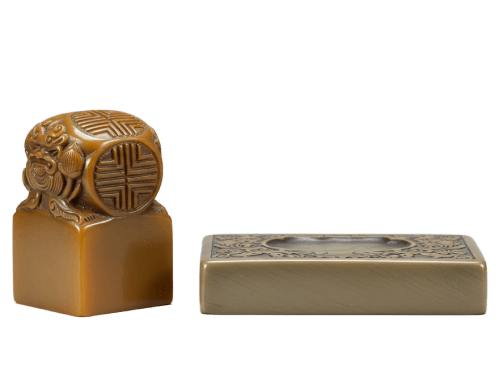 Stone Seals _ ScholarGÇÖs Desk Accessories-image